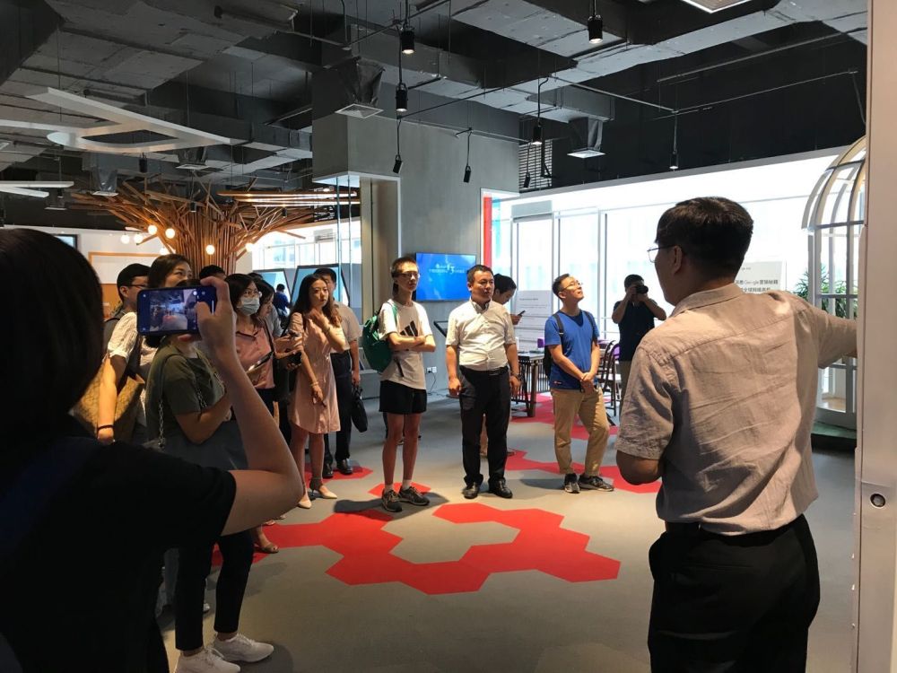 谷歌济南体验中心接待--“创新自贸 引领山东”主题采访报道活动