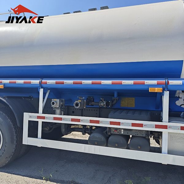 Camion citerne (4)@1x