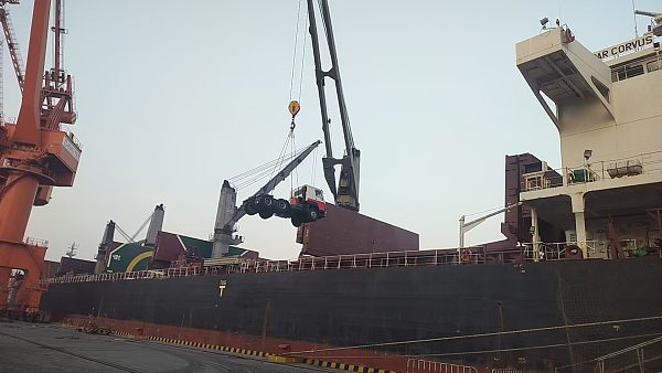 Camión tractor Shacman (5)