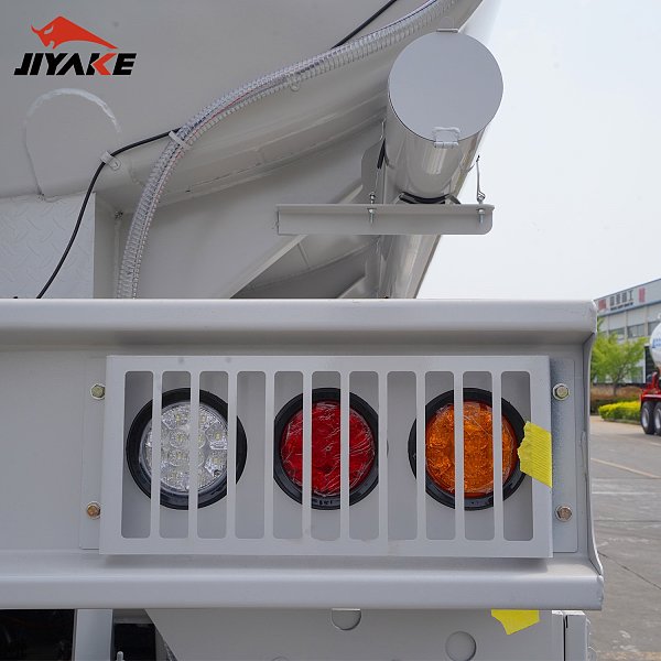 مقطورة صهريج وقود (4)