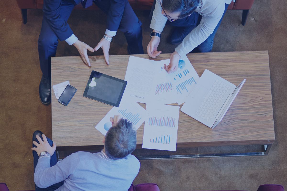 公司治理与合规