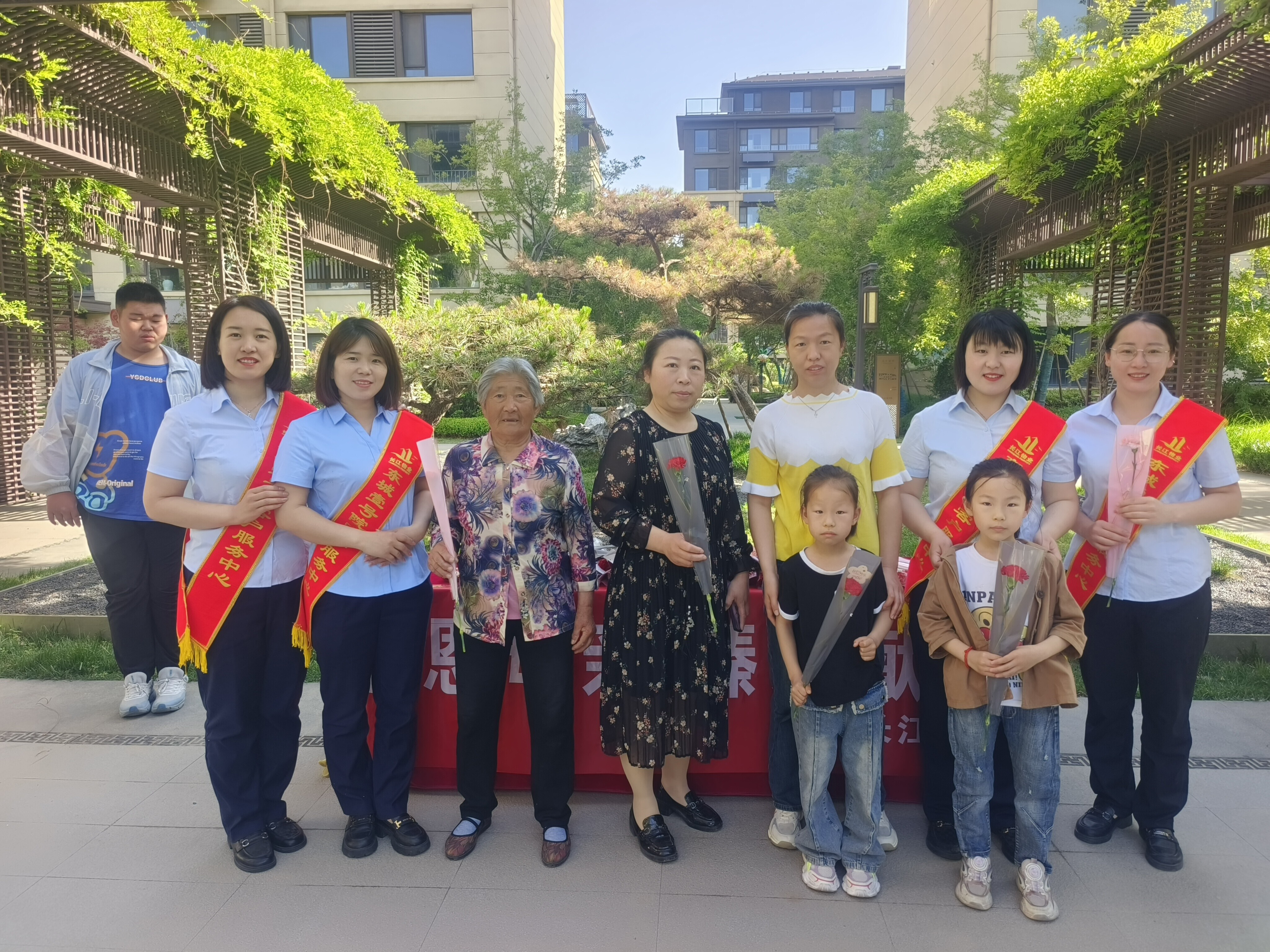 “感恩母亲，臻爱献礼”  长江物业举办母亲节特别活动