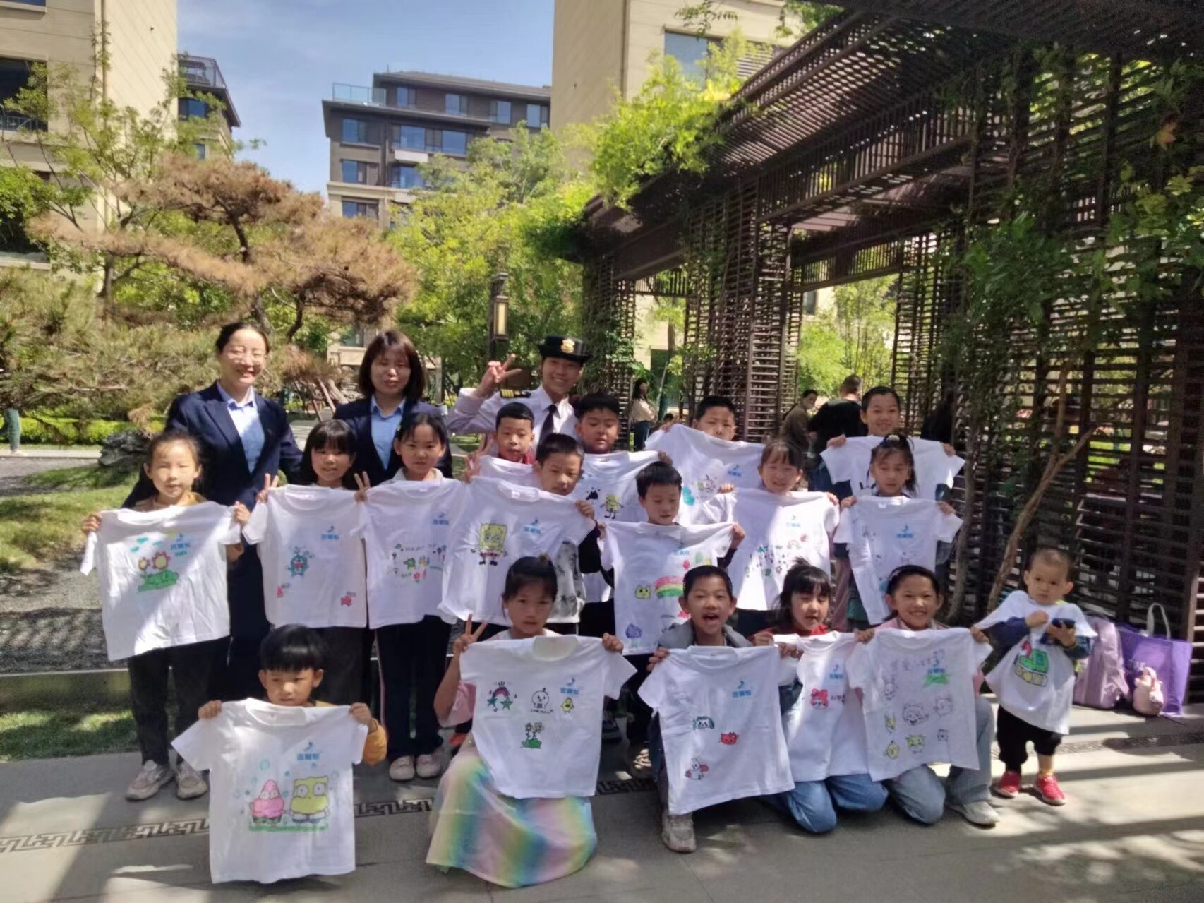 “喜迎六一，童趣共享”