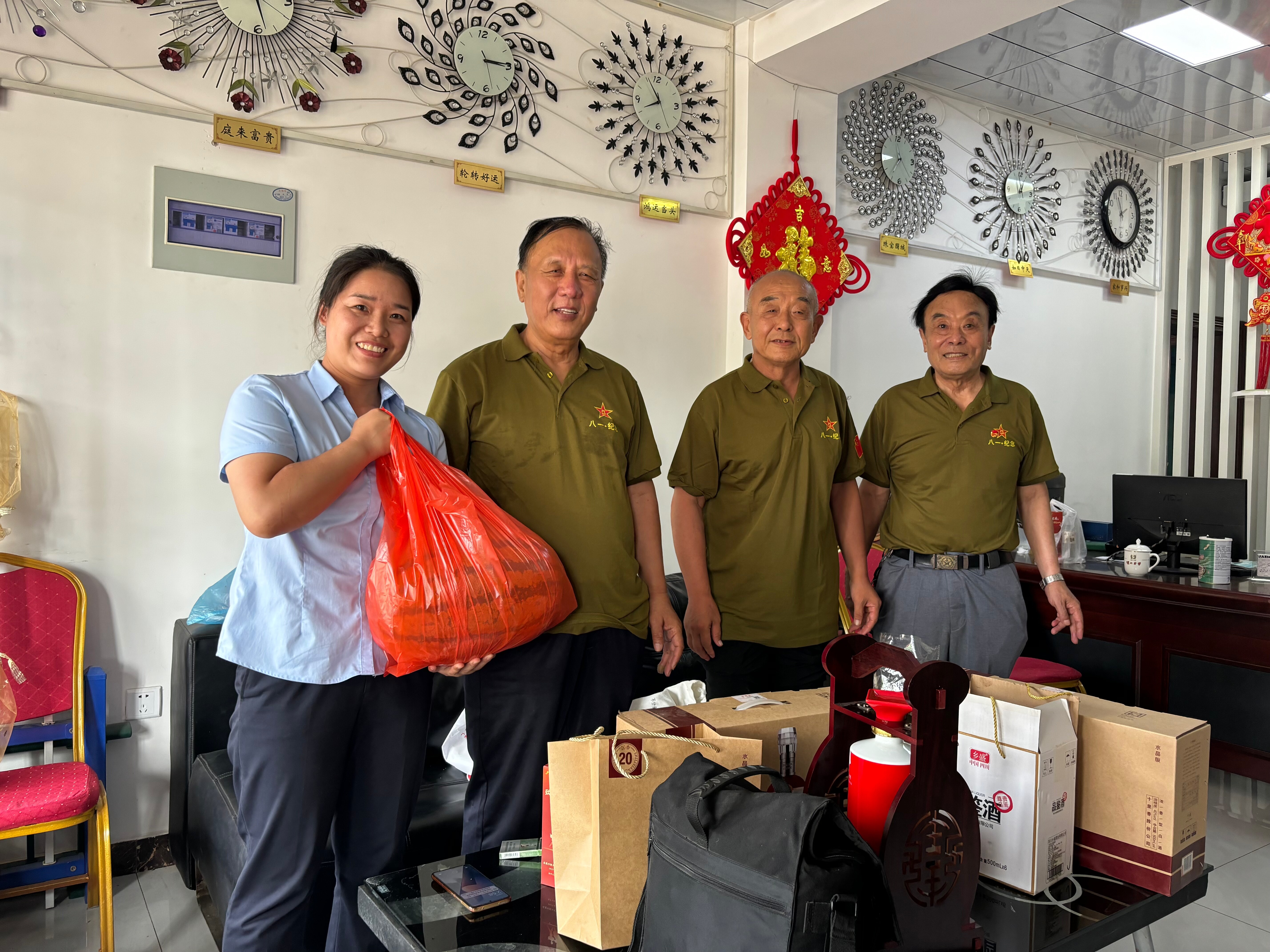 长江物业〡双拥共建庆“八一”,军民共叙鱼水情 长江物业〡双拥共建庆“八一”,军民共叙鱼水情