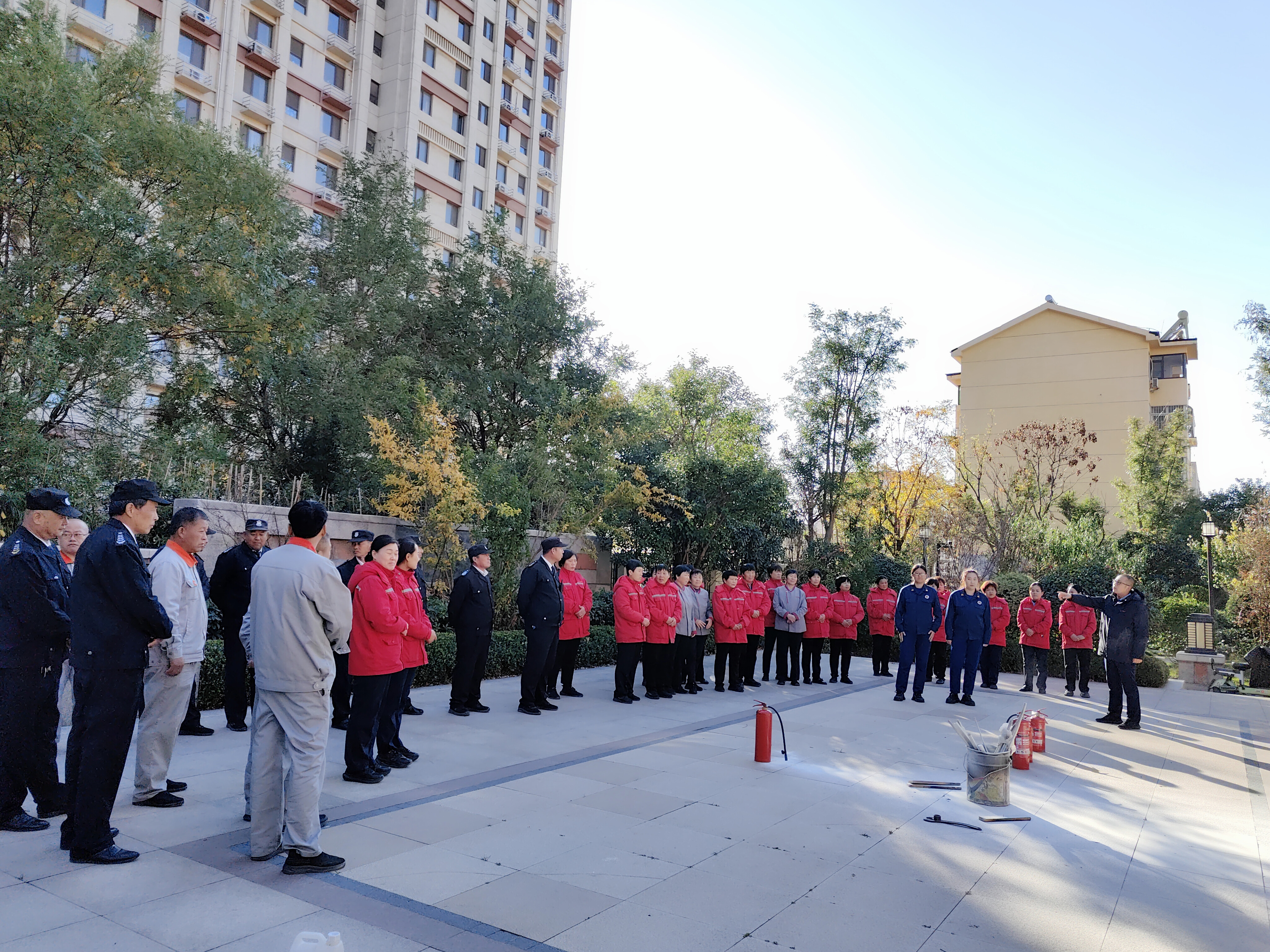 以“练”备战,防患未“燃”〡长江物业“消防演练”进行时 以“练”备战,防患未“燃”〡长江物业“消防演练”进行时