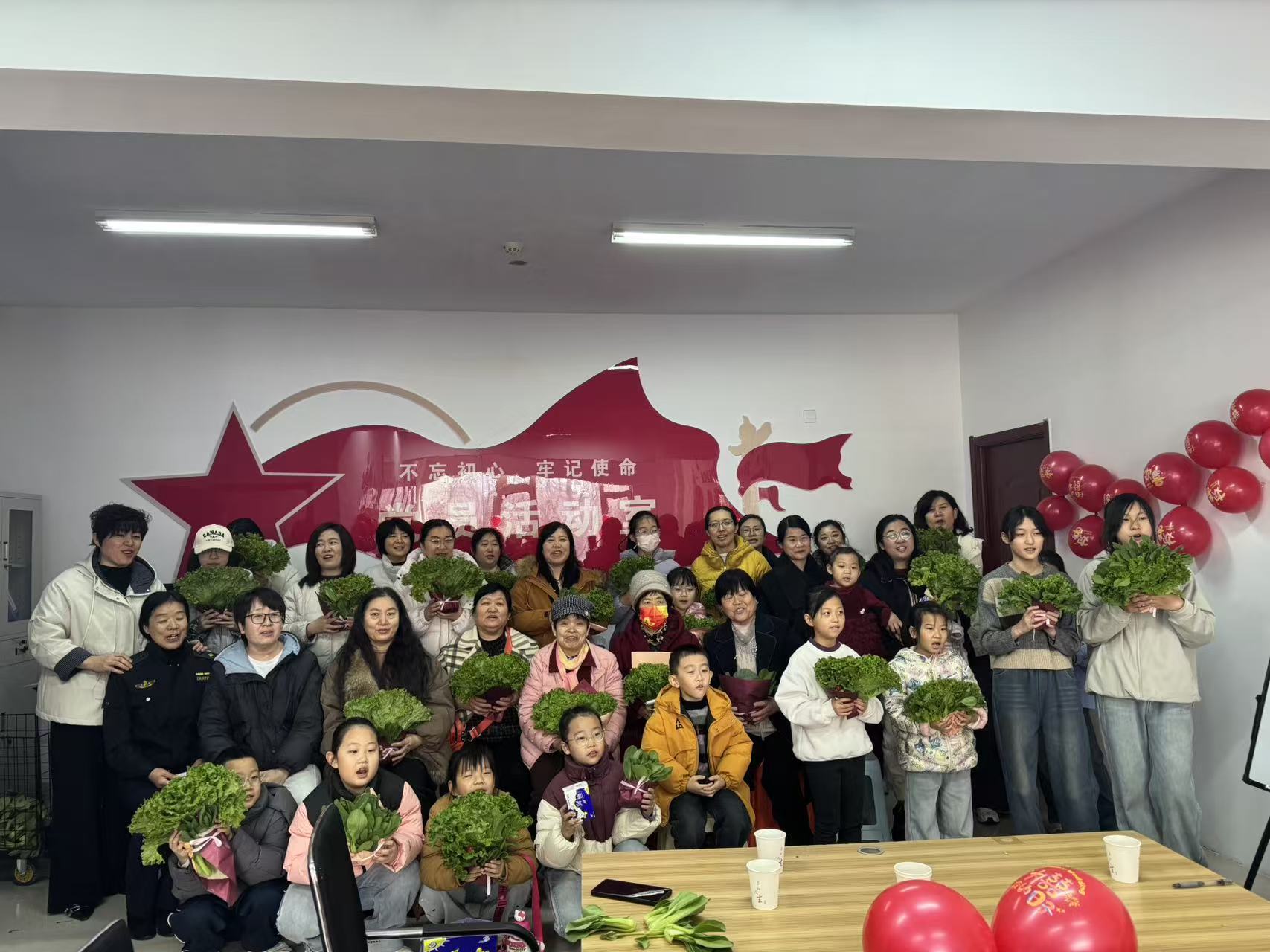 长江物业 | “芳华三月，因你而美”女神节特别活动