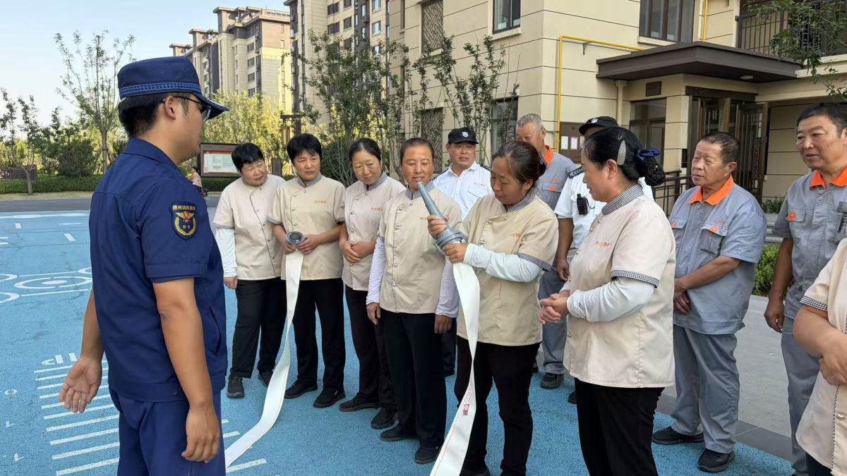 2 以练筑防 防患未“燃”|长江物业夏津德达壹号院联合舜泉社区及夏津县消防大队开展消防演练活动