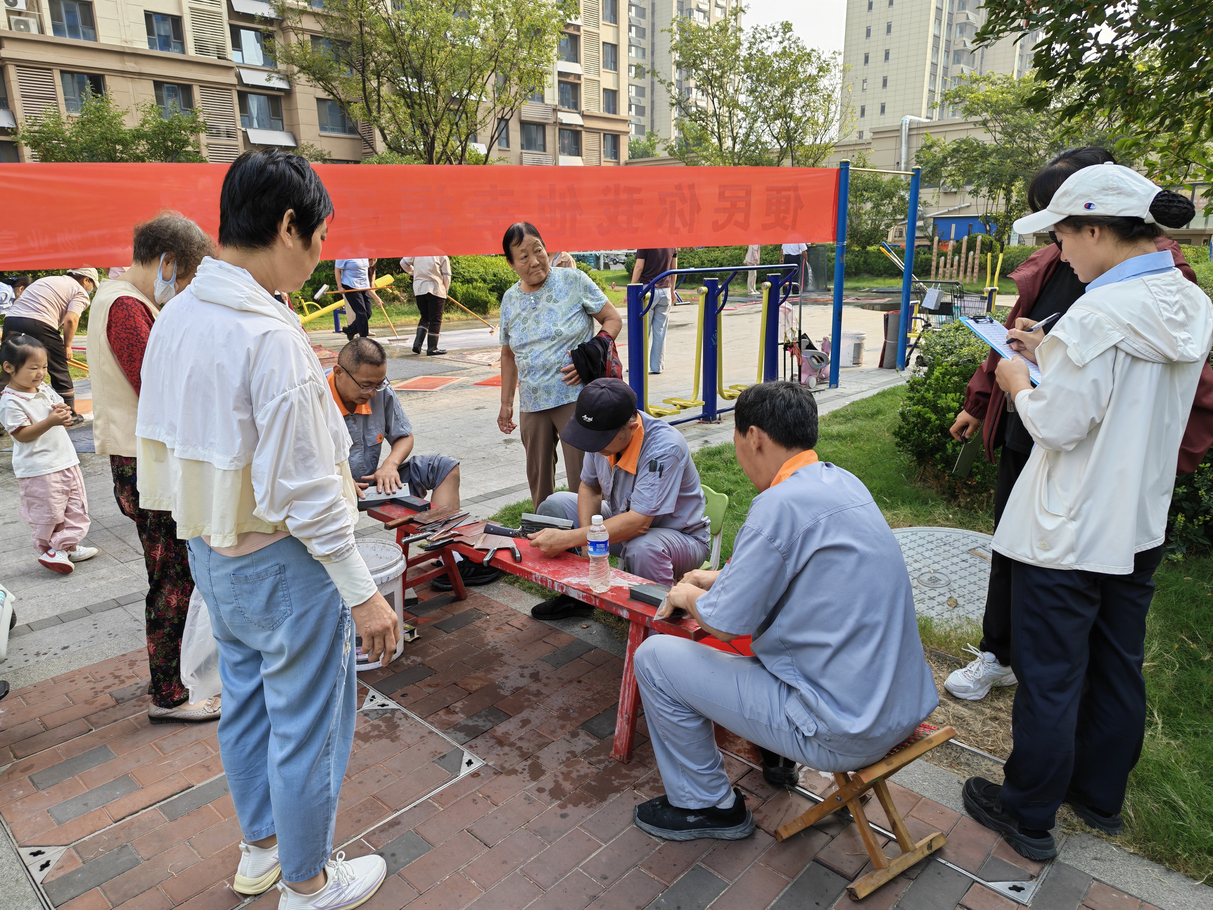 便民服务进小区，暖心服务零距离 | 长江物业禹城东岳翰林院开展“便民你我他，幸福千万家”活动