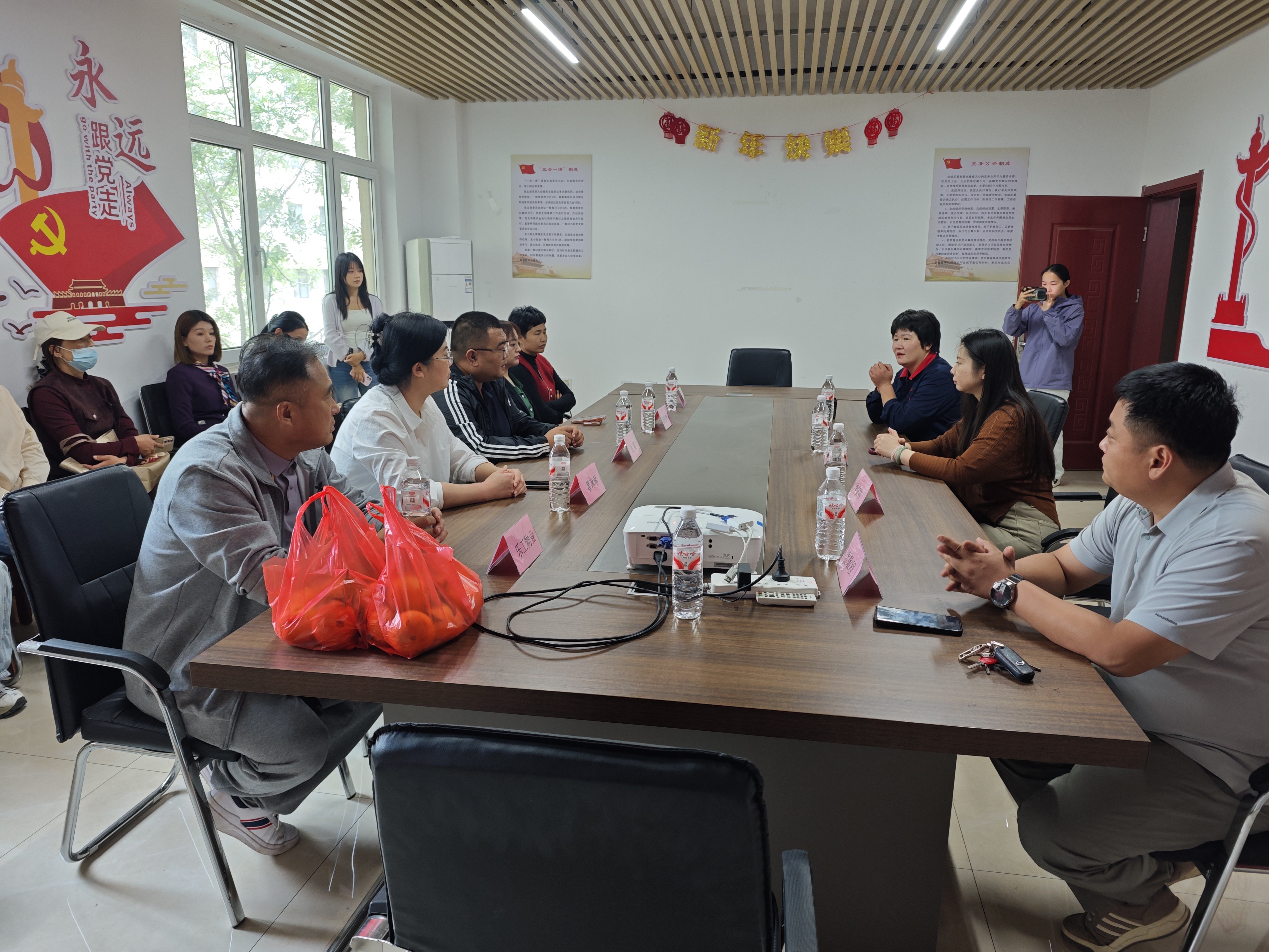 党建引领强治理 互学互鉴优服务| 临邑县住建局造价办主任、县物业办副主任庞鑫一行到长江物业临邑东海院子东区参观交流