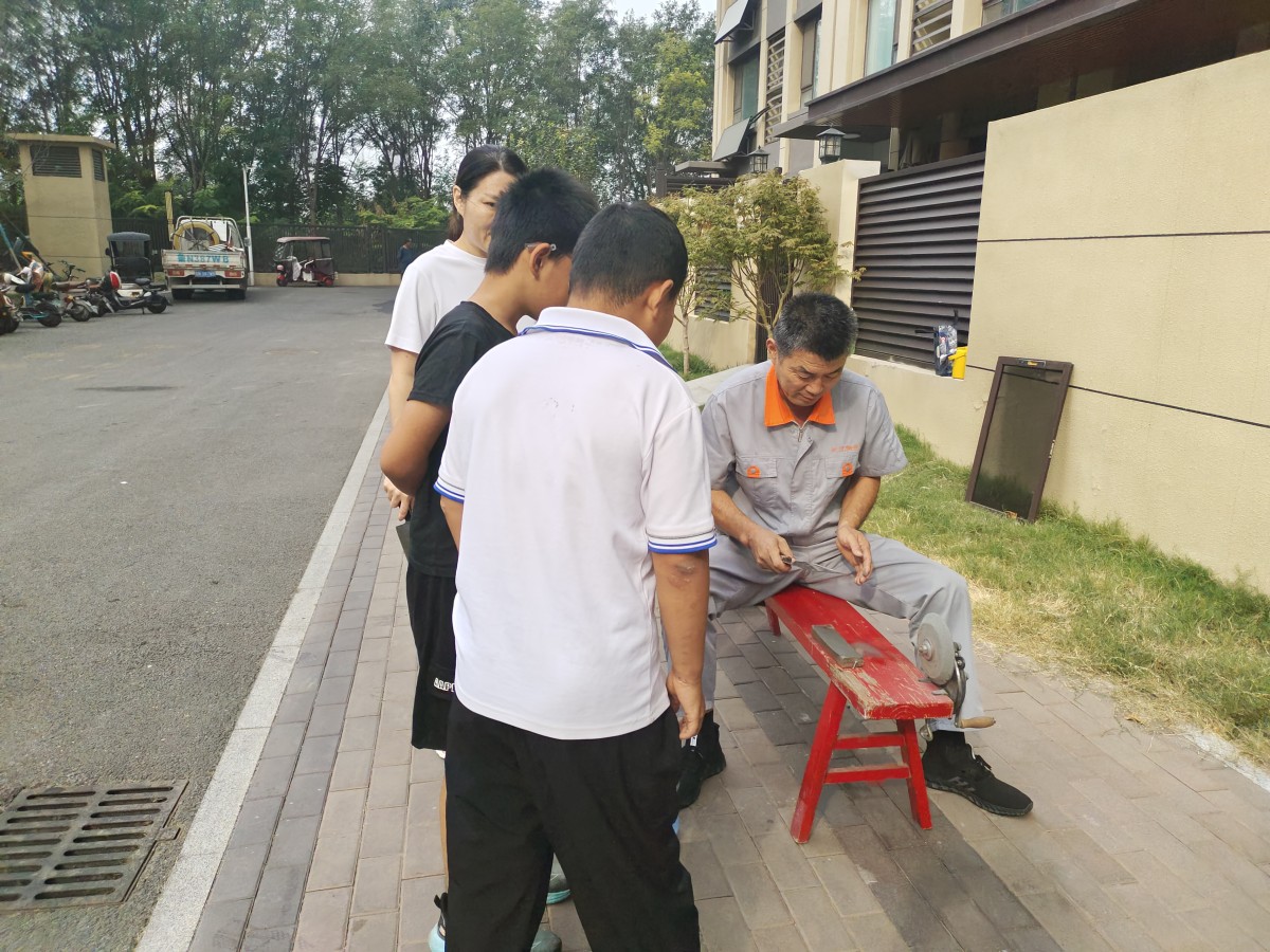 1 暖心便民行,服务在身边 | 长江物业禹城万和城便民服务活动