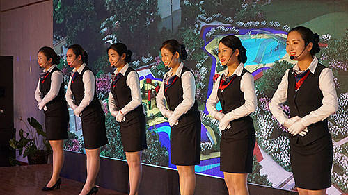 物业客服礼仪展示