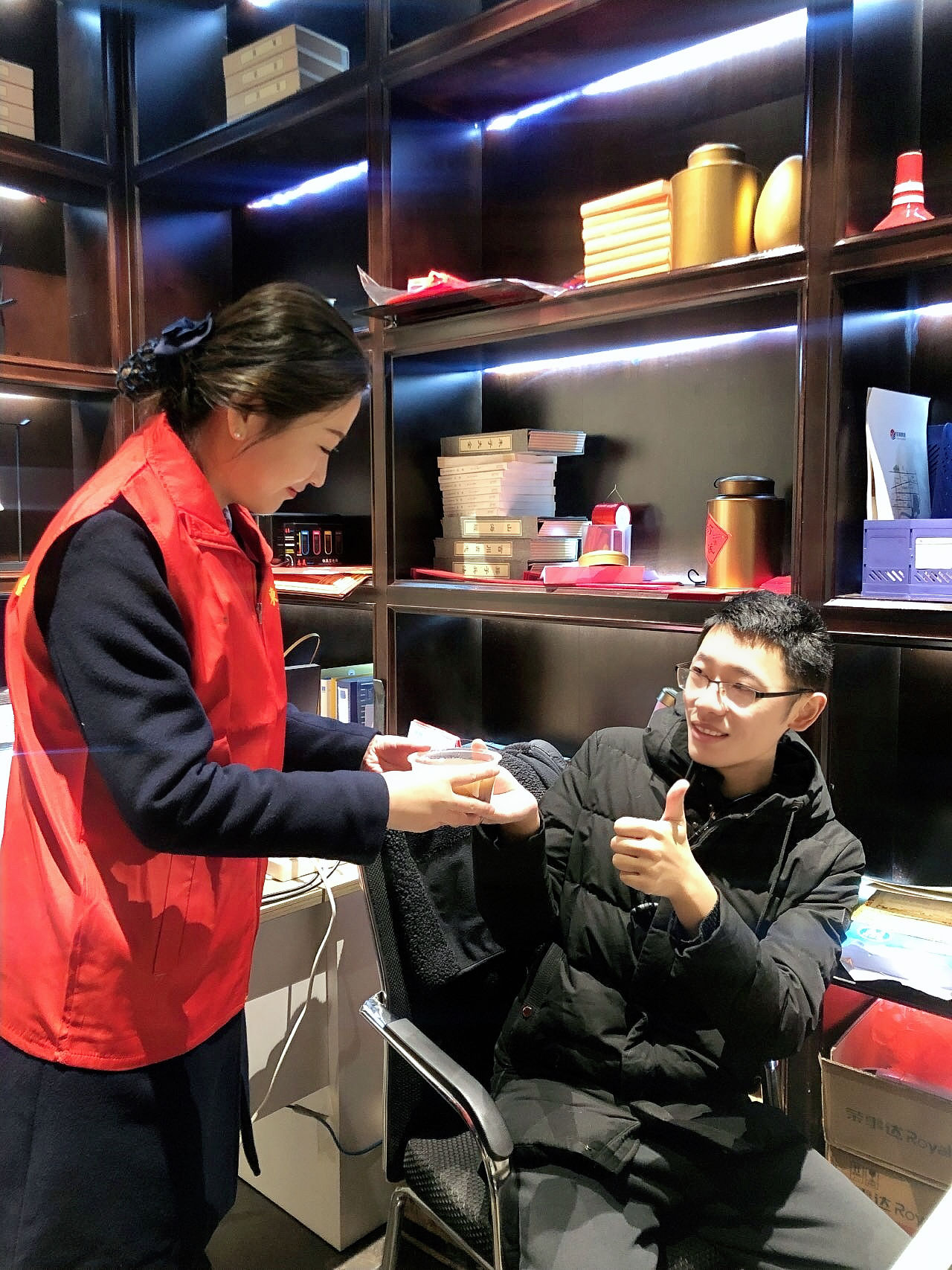 暖暖一碗粥 长江物业伴您度寒冬 暖暖一碗粥 长江物业伴您度寒冬