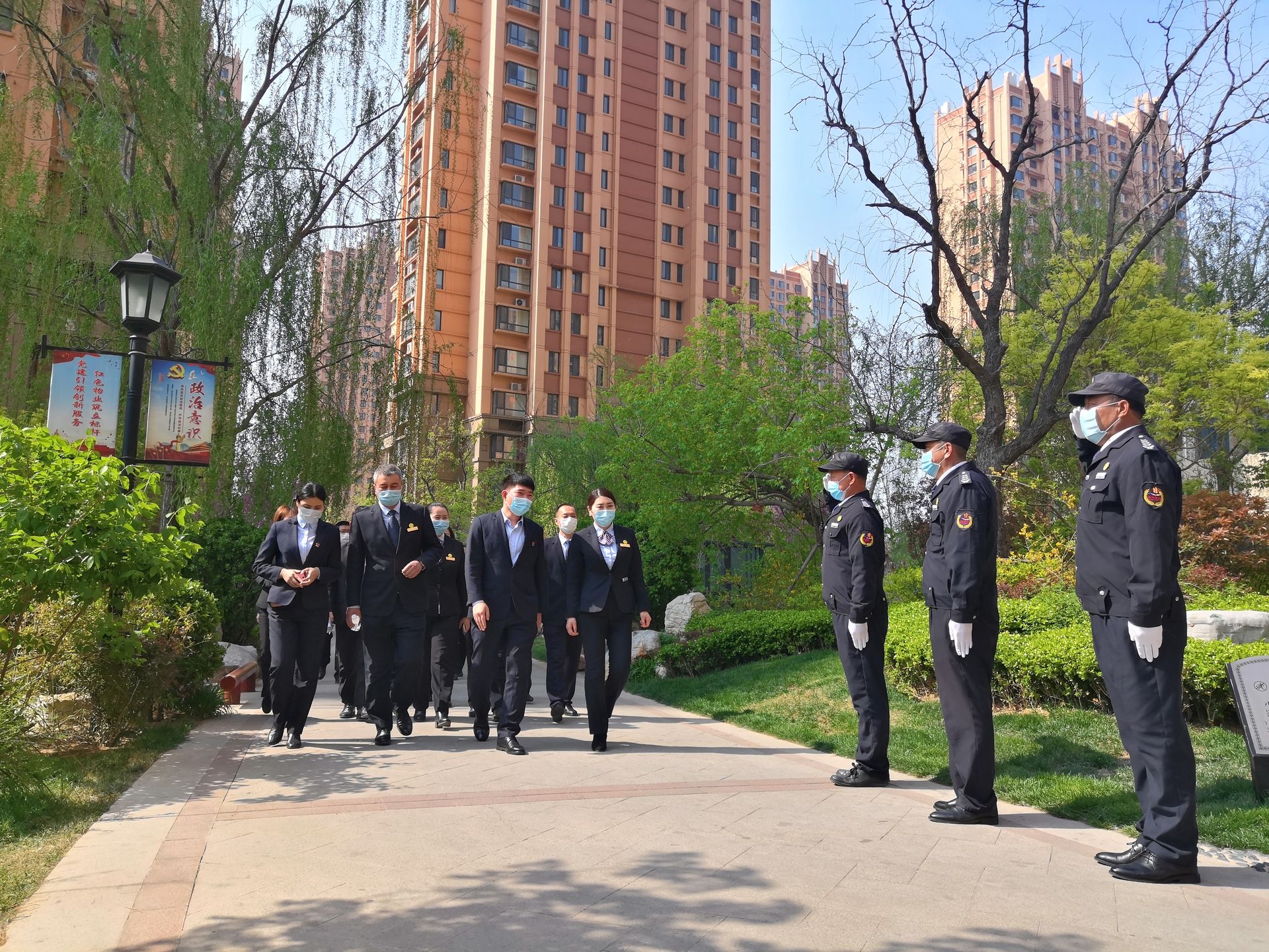 康博物业一行到长江物业参观交流