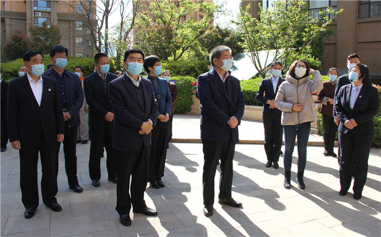 省住建厅周善东副厅长到长江物业调研