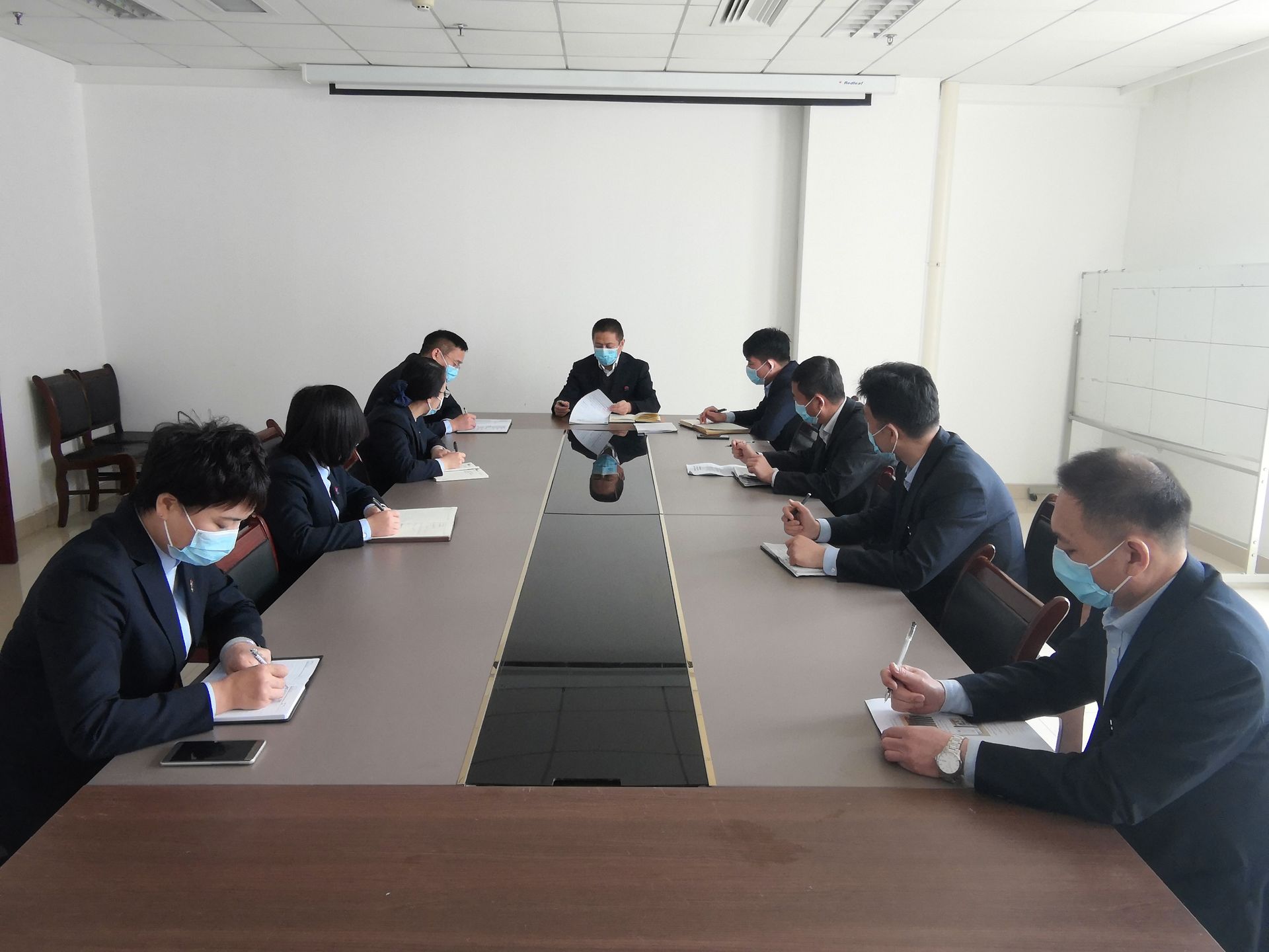 团结奋进  再创佳绩 —长江物业学习贯彻董事长重要讲话精神