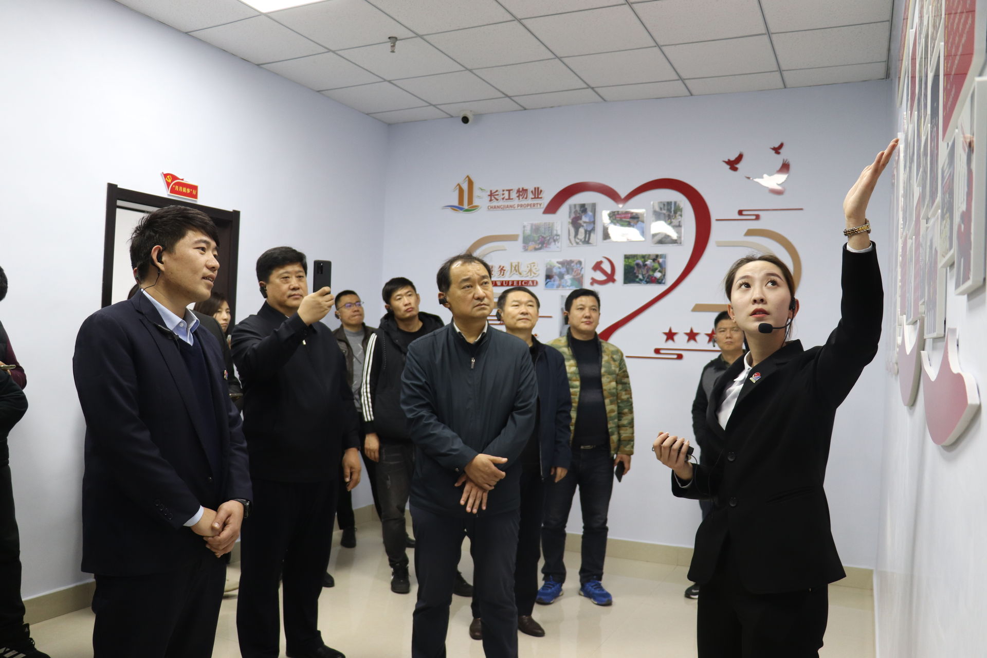 济南市住建局参观团到东海巴黎城参观“红色物业”创建工作