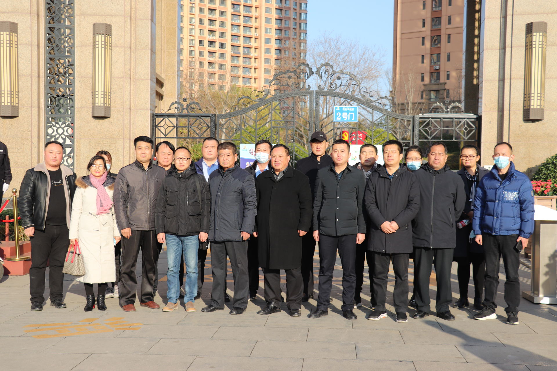 禹城市物业协会一行参观巴黎城、香港城