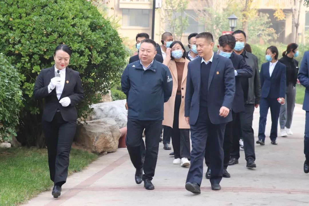 长江物业迎来山东民晟物业客人 迎同行参观交流 促双方共同进步