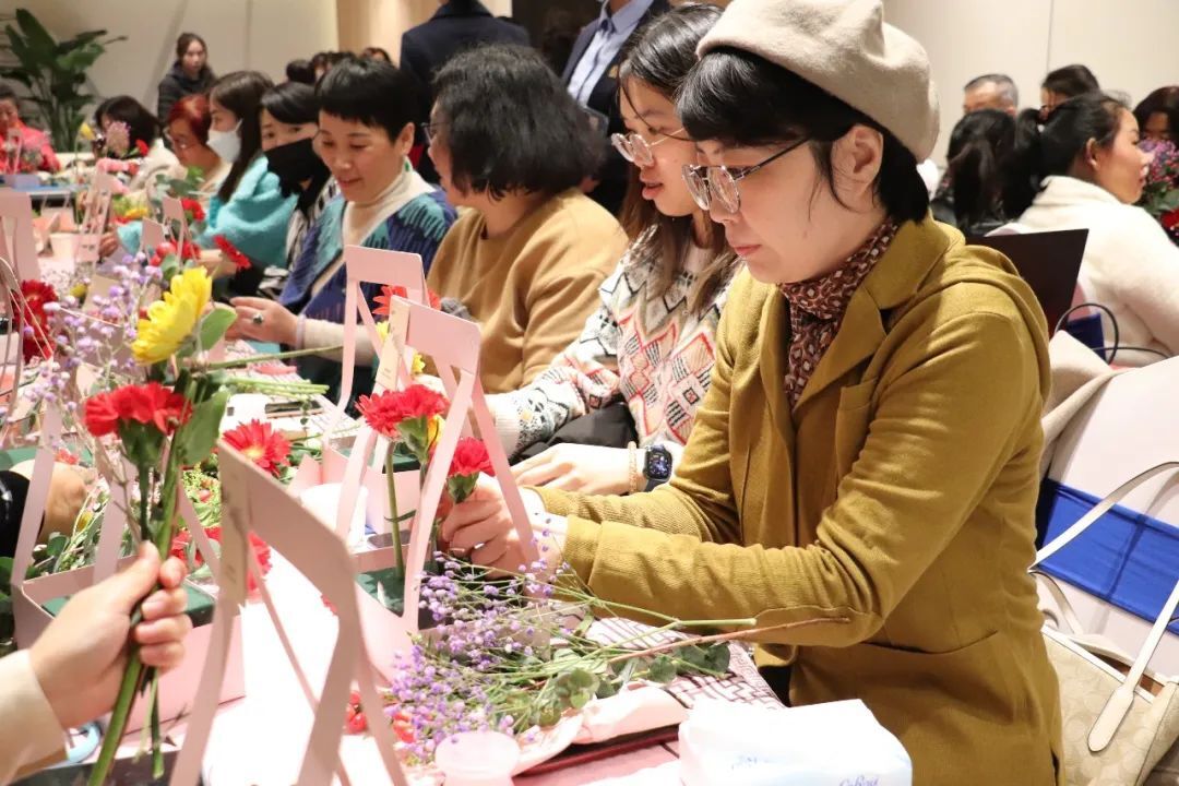 三八女神节！愿你芳华自在 笑靥如花