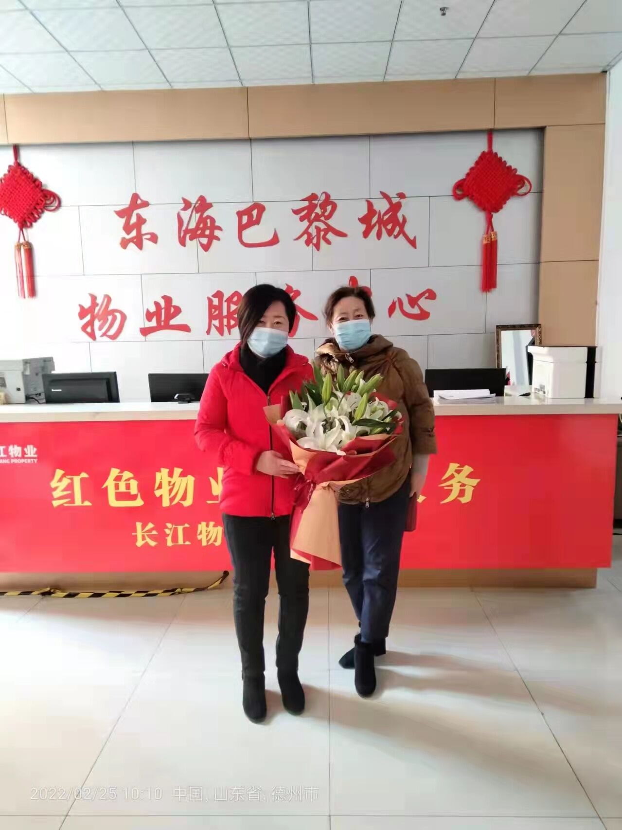 热心业主自掏腰包助小区绿化