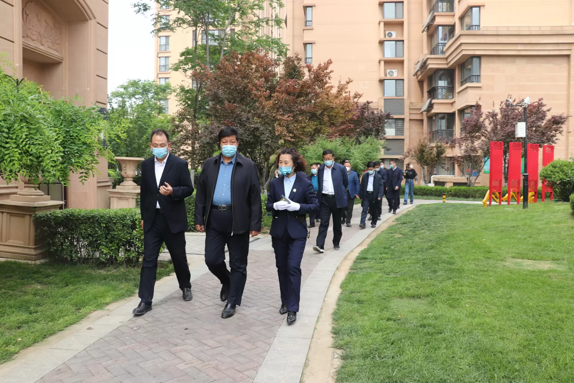 市人大常委会执法检查组到东海巴黎城调研“红色物业”创建工作 市人大常委会执法检查组到东海巴黎城调研“红色物业”创建工作