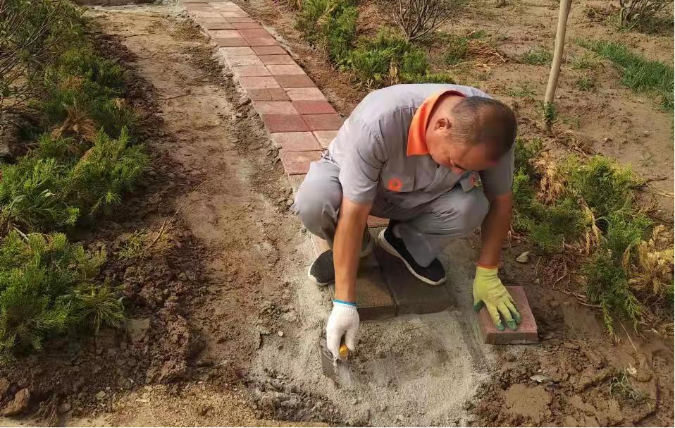 平凡岗位上的坚守——曹村社区的维修师傅们