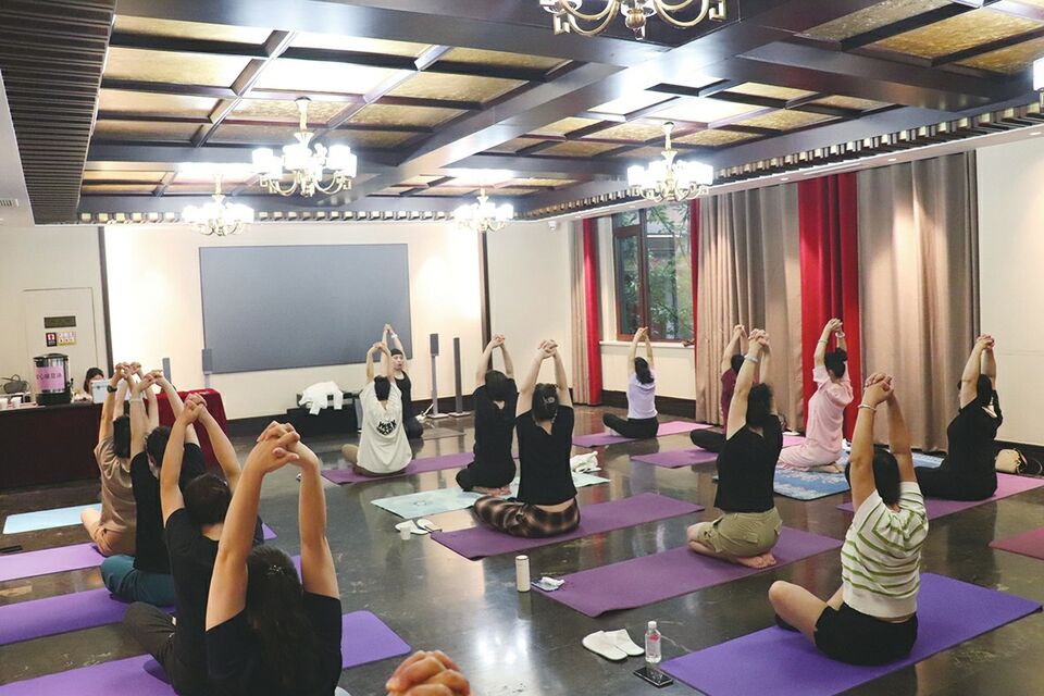 瑜伽公益课堂走进德州壹号院 放松身心,享受生活 瑜伽公益课堂走进德州壹号院 放松身心,享受生活
