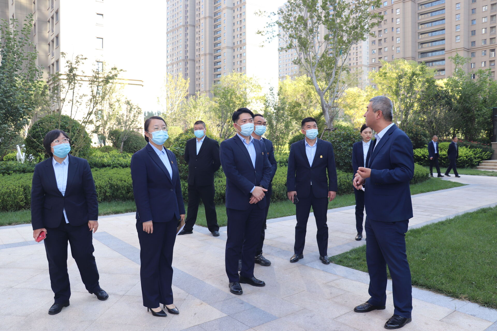 长江物业赴诚建物业、康博物业学习交流