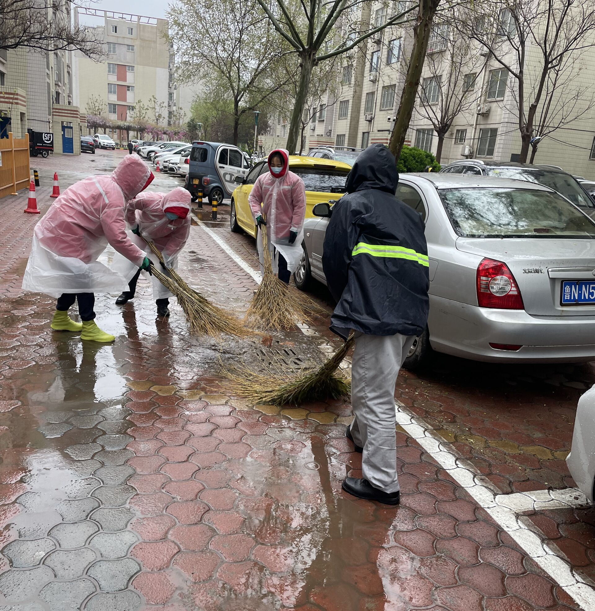 长江物业助力文明城市创建工作 为美好生活贡献东海力量