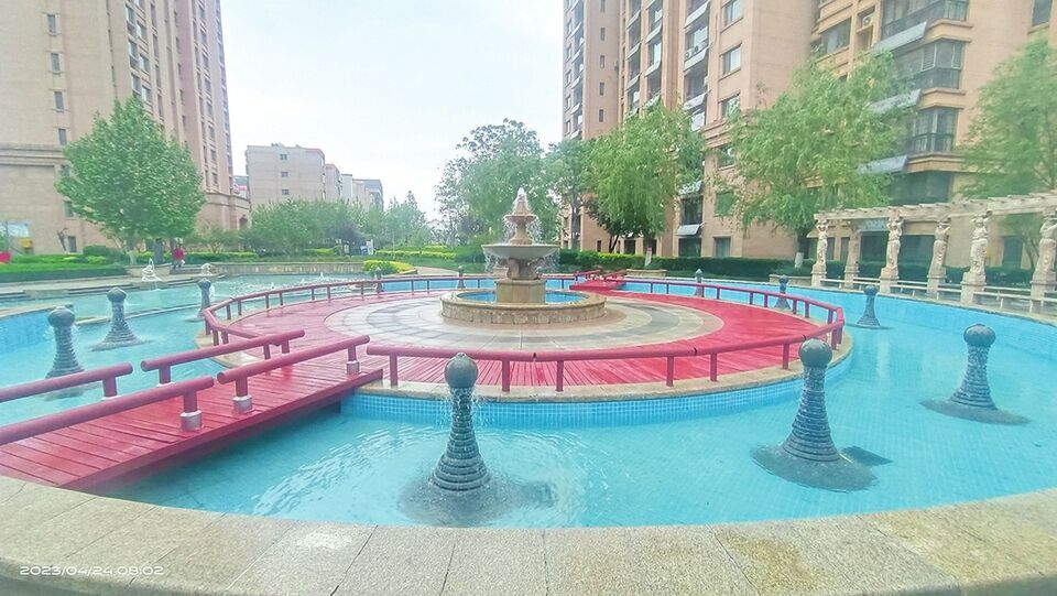 东海巴黎城景观喷水池整修后重新开启 “小区喷泉又喷水了”