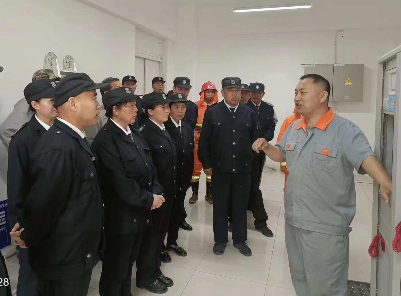 学习消防知识，保障业主安全 物业组织消防演练