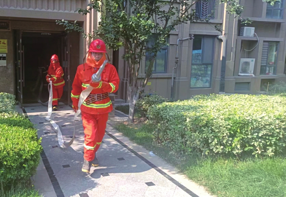 物业消防演练守护业主安全