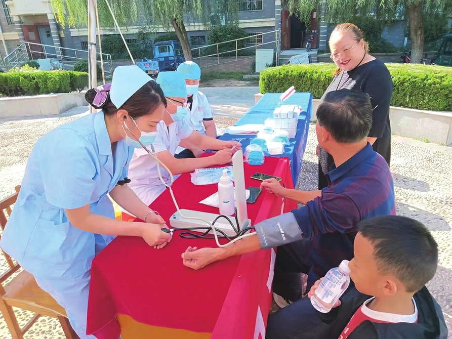 德州现代城：  磨剪子、戗菜刀，便民活动迎佳节