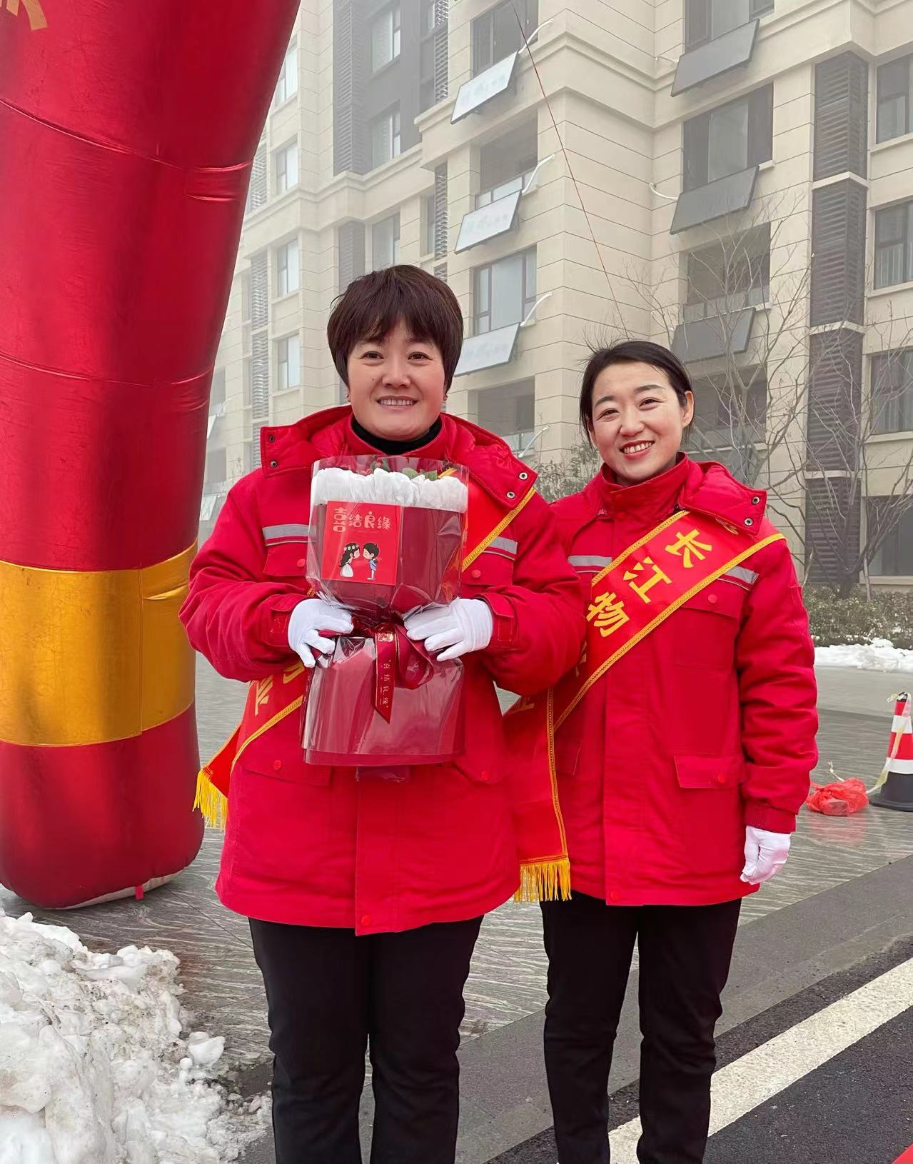 长江物业精心为业主婚礼装扮现场 “让幸福蔓延整个小区”