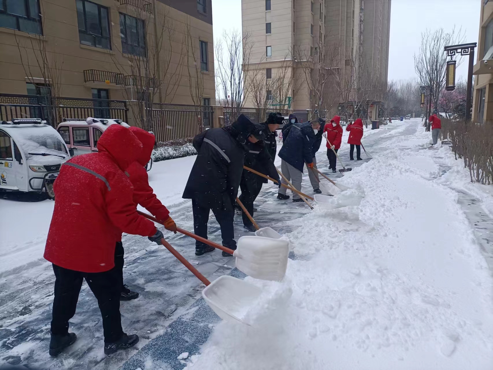 长江物业再次吹响除雪扫雪冲锋号 以雪为令，浴“雪”奋战