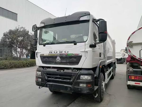 HOWO TX Compressed garbage truck (3)