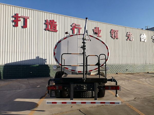 HOWO TX 6×4 Water Tank Truck (2)