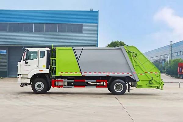 garbage truck side