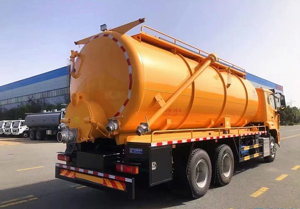 Vacuum truck 5