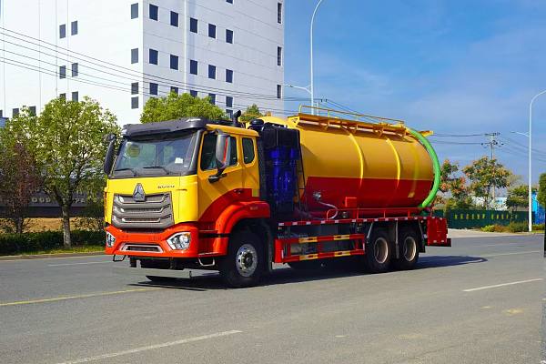 Vacuum truck 6