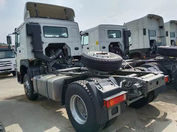 6 wheels tractor