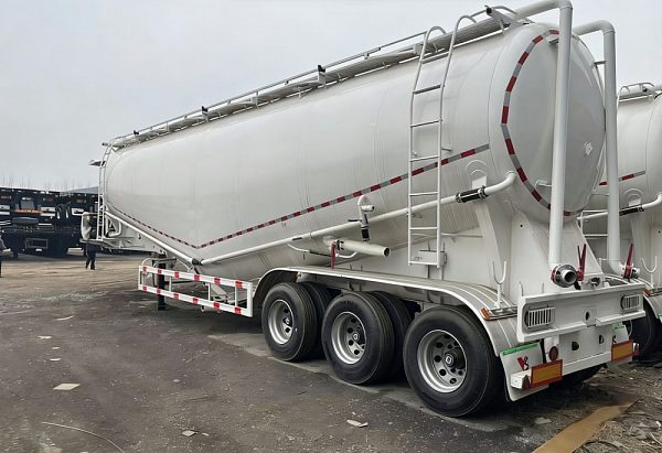 Cement tanktrailer