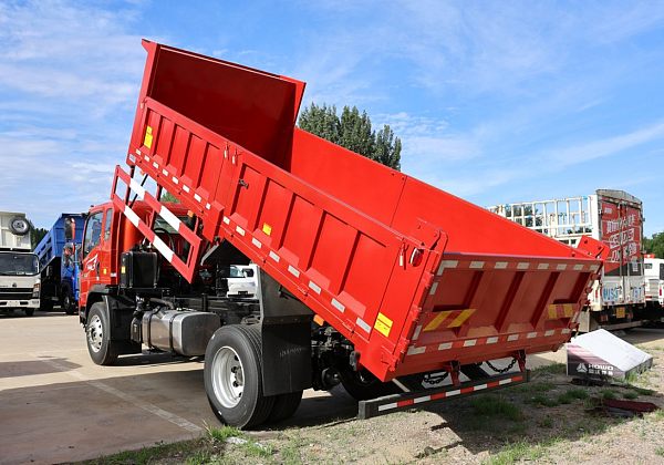 Light-duty truck dump truck