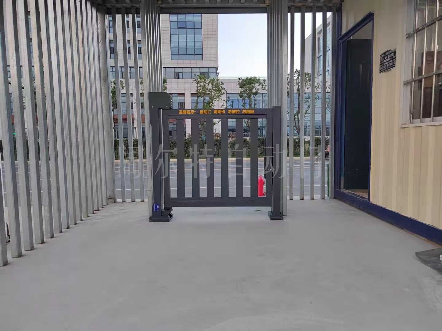 小区通道门