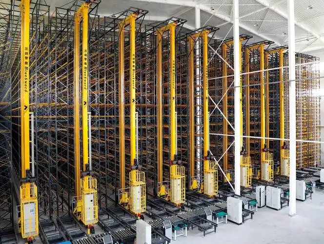 湖南长沙锐和货架厂-锐和智能装备-自动化立体仓库货架，是集成智能管控、高层存储、自动存取于一体的现代化仓储核心设备。