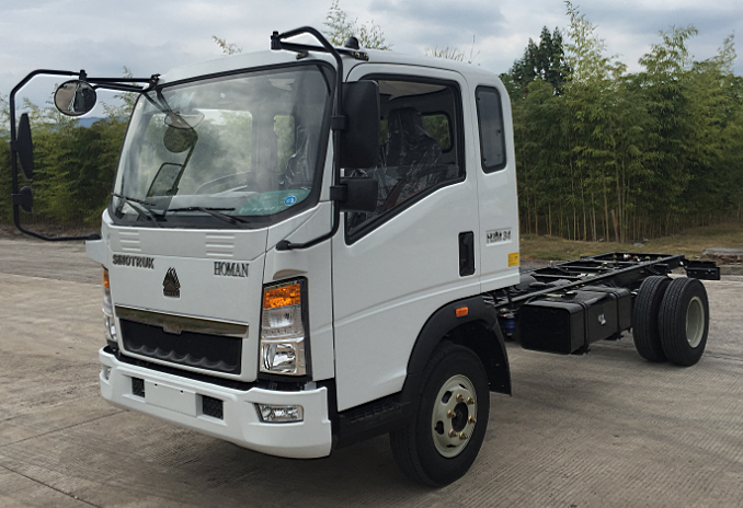 SINOTRUK 4X2 14ft CARGO TRUCK