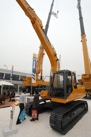 XCMG XE215C履带挖机