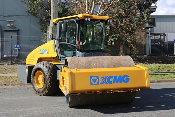XCMG XS205.压路机(3)(1)
