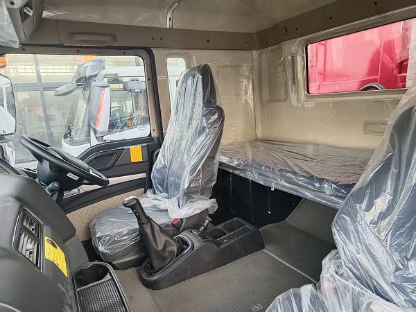 Camion-benne HOWO TX 8×4 (2)