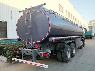 Camion-citerne HOWO TX (3)
